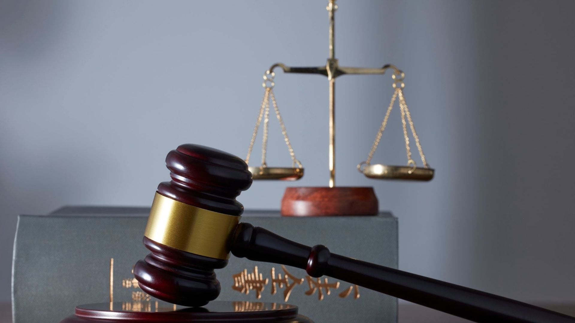 La symbolique de la justice : entre équilibre, pouvoir et impartialité