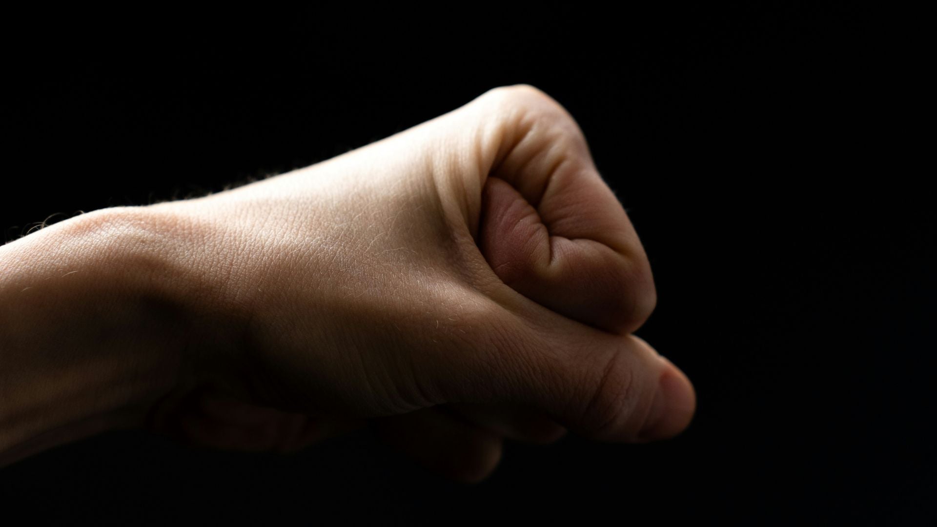 La légitime défense protège-t-elle au pénal… mais pas au civil ?