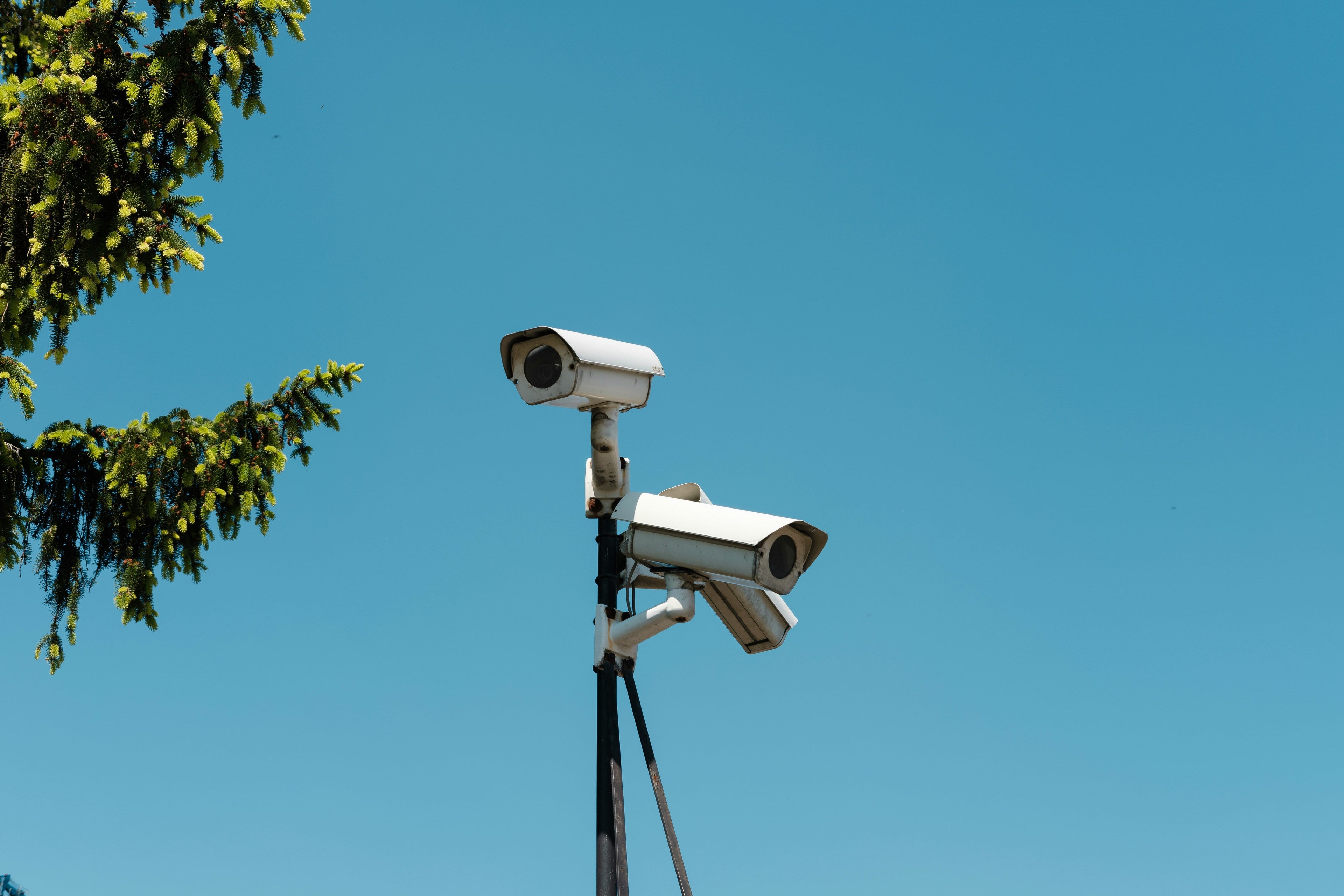 Vidéoprotection et intelligence artificielle : le Conseil d’État refuse l’analyse automatisée des images sans base légale