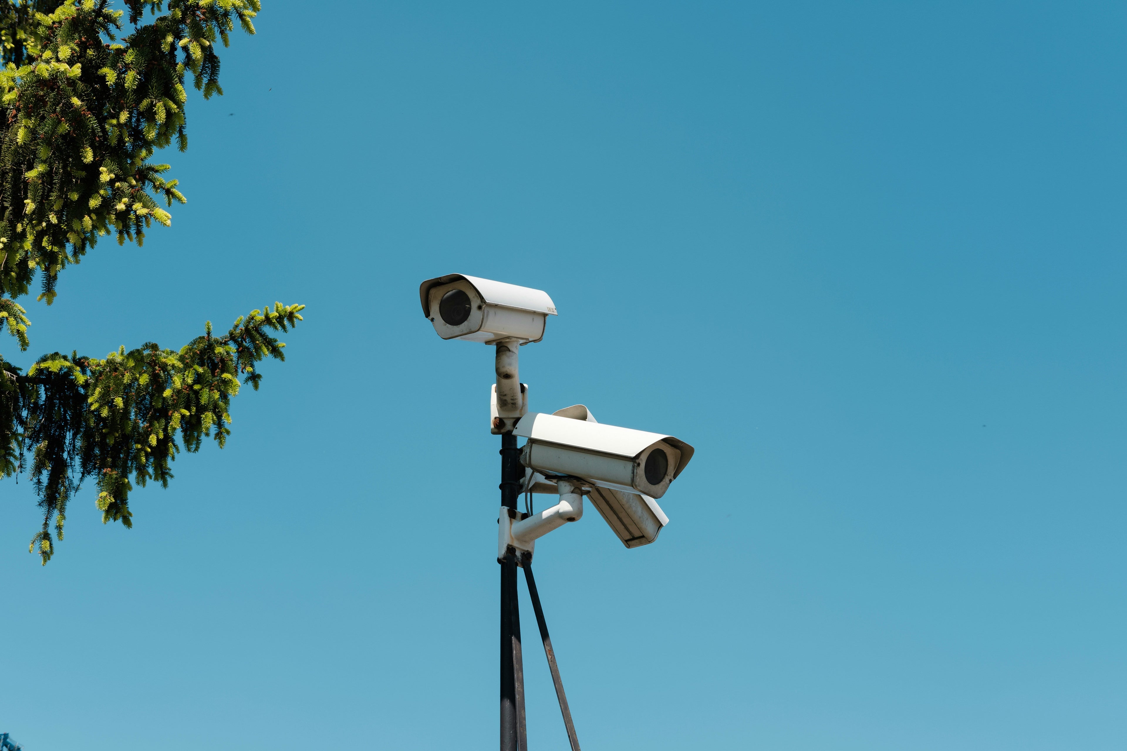 Vidéoprotection et intelligence artificielle : le Conseil d’État refuse l’analyse automatisée des images sans base légale